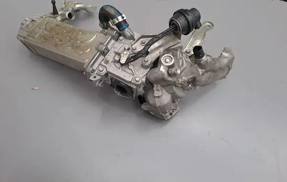 Mercedes-Benz CLS C218 X218 EGR valve A6511400660 A6511420467 A6511402108