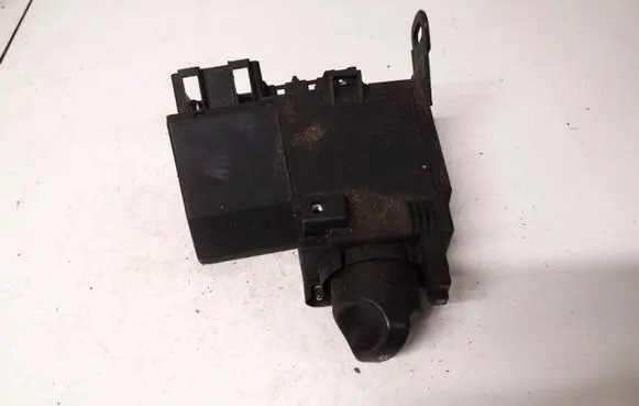 Mercedes-Benz E W210 Light switch 2105450104