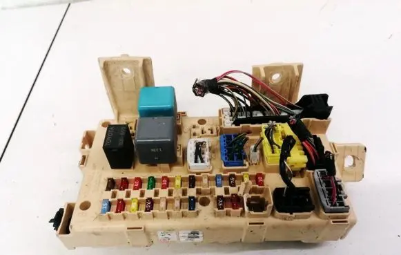 Toyota Avensis T250 Fuse box set 8264105030A 82641-05030-A
