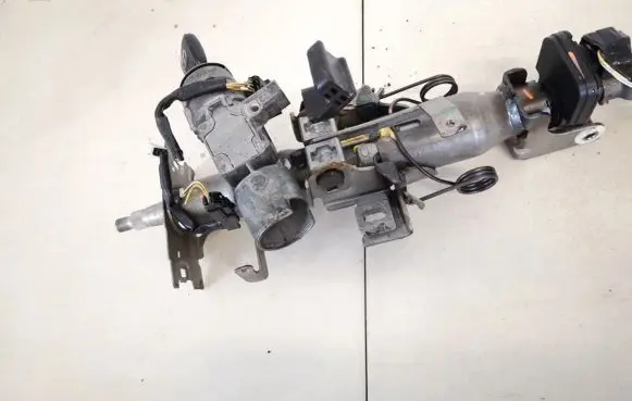 Toyota Avensis T250 Steering wheel axle 8924502020 89245-02020