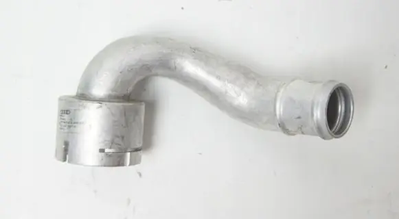 Volkswagen Touareg II Engine coolant pipe/hose 7P6122291C