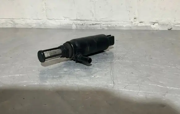 BMW 5 F10 F11 Headlight washer pump 7217792