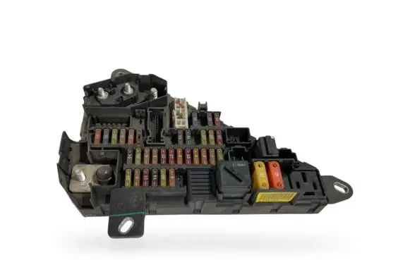BMW 5 E60 E61 Fuse module 6906588