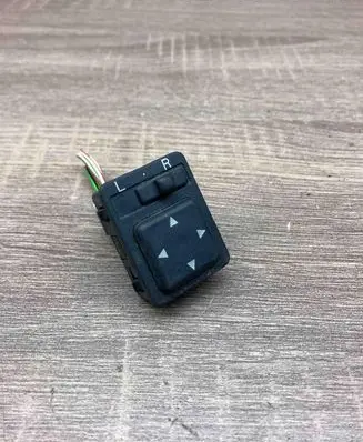 Toyota Avensis T220 Wing mirror switch 8487005020 98903221000