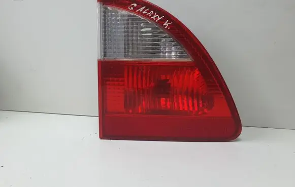 Tailgate rear/tail lights