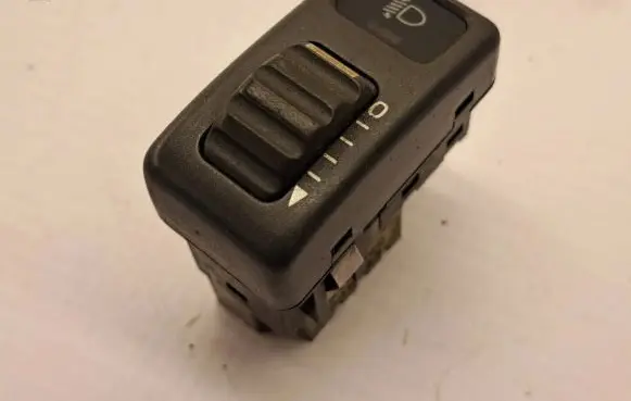 Headlight level adjustment motor