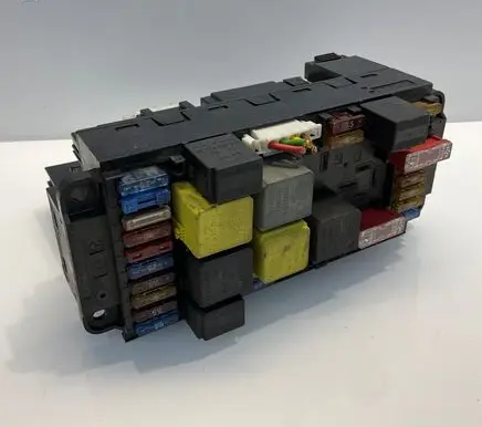 Mercedes-Benz C W203 Fuse module 2035453001 5DK00848552 A2035453001