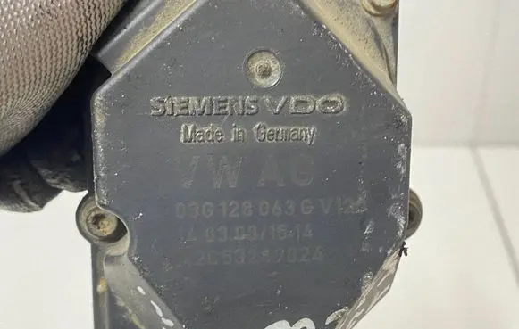 Volkswagen Caddy Throttle valve 03G128063G