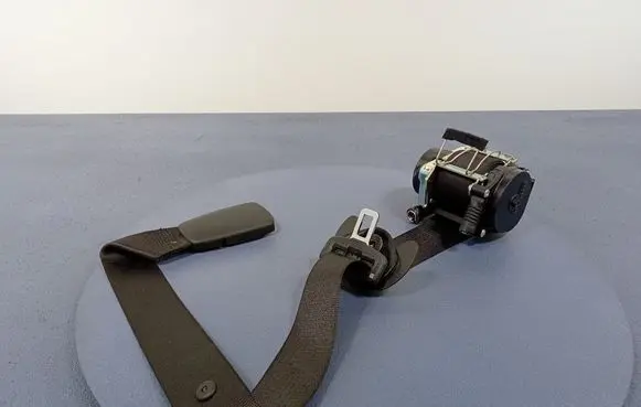 BMW 1 F40 Front seatbelt 7456264