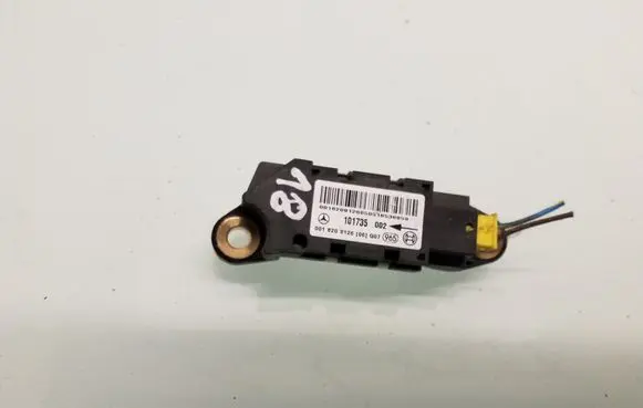 Mercedes-Benz S W220 Airbag deployment crash/impact sensor 0018209126