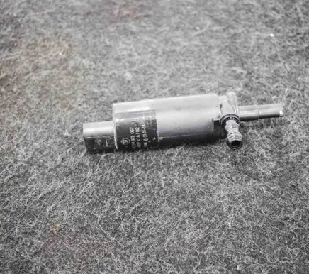 BMW 1 E81 E87 Windscreen/windshield washer pump 6973097