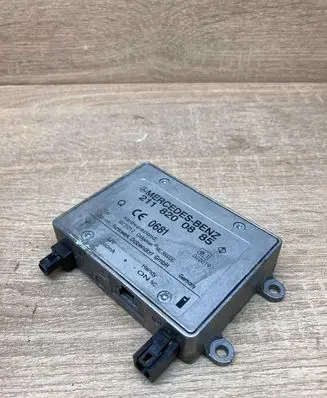 Mercedes-Benz E W211 Aerial antenna amplifier 2118200885