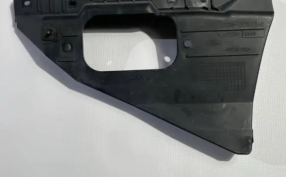 Ford Mustang V Bumper support mounting bracket corner 6R3317E851AB