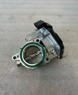 Audi A4 S4 B9 8W Throttle body valve 06M133062S