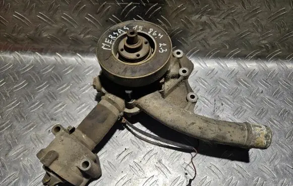 Mercedes-Benz 190 W201 Water pump