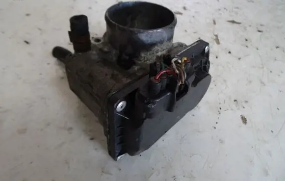 Toyota Auris 150 Throttle valve 2203037010
