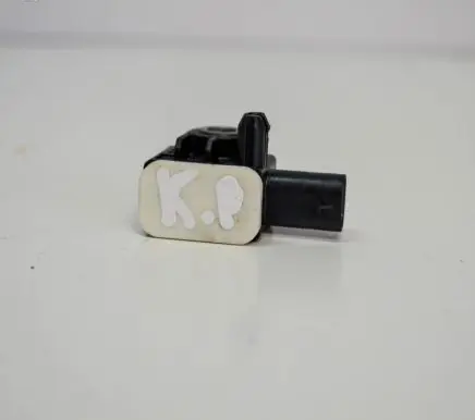 Mercedes-Benz CLA C117 X117 W117 Airbag deployment crash/impact sensor A1668210151