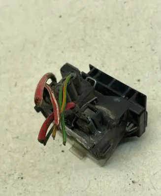 Volvo S70 V70 V70 XC Glow plug pre-heat relay 9162929 899064000