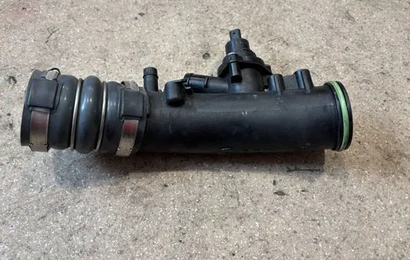 Mercedes-Benz E W214 Intercooler hose/pipe A2540984100
