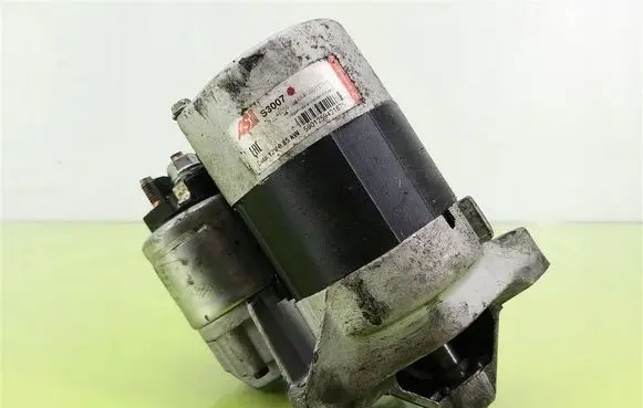 Renault Kangoo I Starter motor S3007