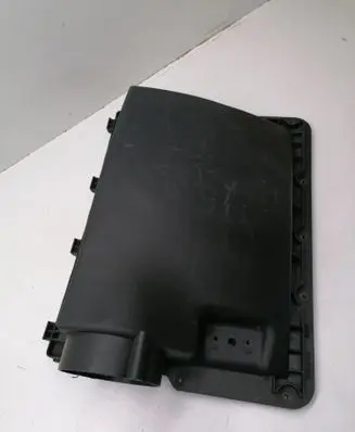 Mercedes-Benz 309 Air filter box cover A0000902651 A0000905001