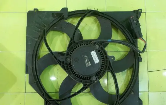 BMW X3 E83 Fan set 3111008