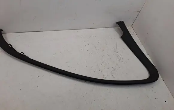 Mercedes-Benz E W213 Front door glass trim molding A2137270100 09057000