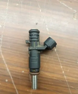 Peugeot 308 Fuel injector v7528176 8006003146