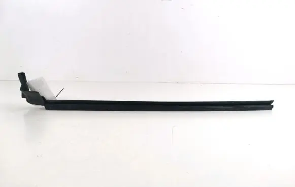 Volkswagen PASSAT CC Front door trim bar 3c8837472b