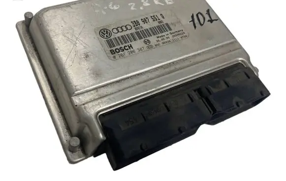 Audi A6 S6 C5 4B Engine control unit/module 3B0907551Q 0261206387 26SA6220