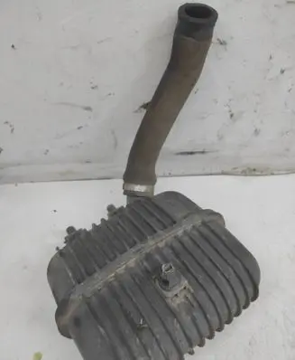 Vacuum air tank