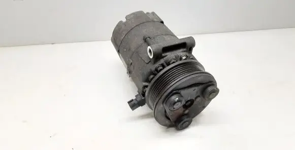 Volvo V70 Air conditioning (A/C) compressor (pump) 31315098