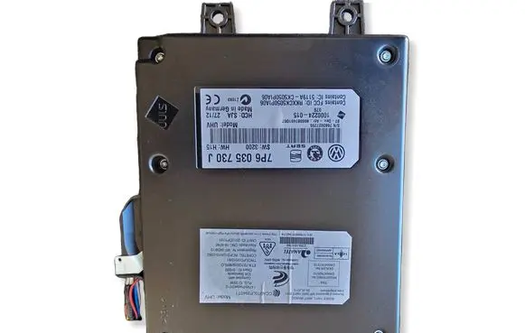 Volkswagen PASSAT B7 Bluetooth control unit module 7P6035730J