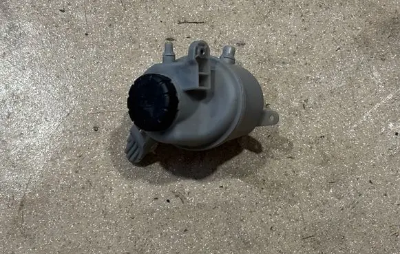 Mercedes-Benz E W214 Coolant expansion tank/reservoir A2545003100