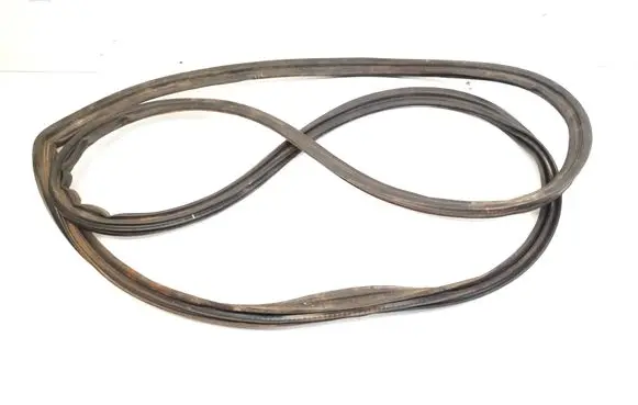 Infiniti FX Loading door rubber seal (on body) 