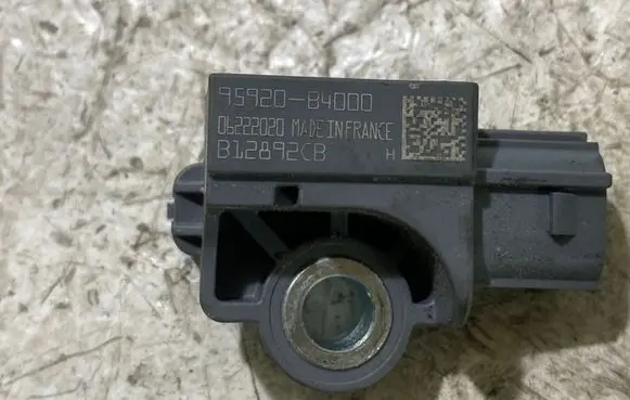 KIA Sportage Airbag deployment crash/impact sensor 95920B4000 R12092CB