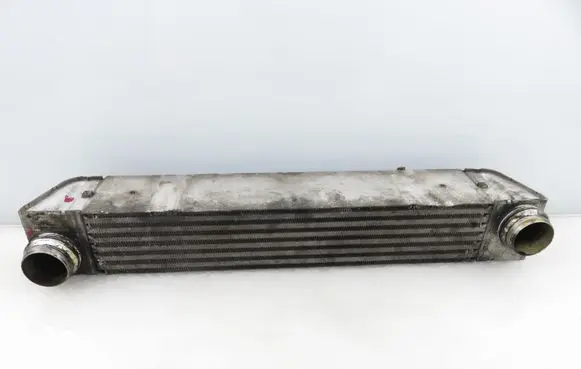 BMW 5 E60 E61 Intercooler radiator 7795823