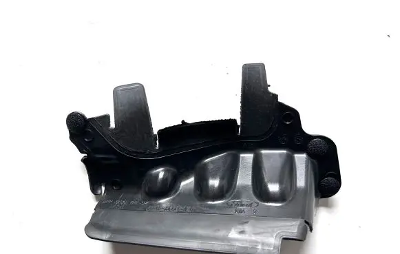Ford Kuga II Intercooler air guide/duct channel GV4Z8310A GV4B8A261AA