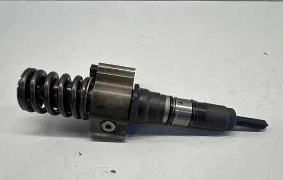 Audi A3 S3 8P Fuel injector 03G130073T