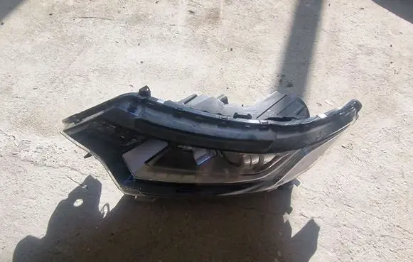 Mitsubishi Outlander Headlight/headlamp ECM92122A10