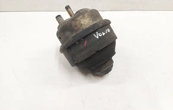 Volvo V70 Engine mount bracket 8683293