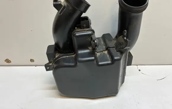 KIA Ceed Air filter box 28221J7000 28220J7000