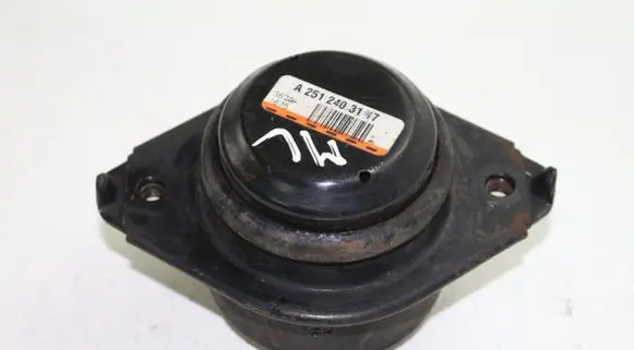 Mercedes-Benz ML W164 Engine mount bracket A2512403117