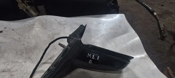 Mercedes-Benz R W251 Front door electric wing mirror 411234