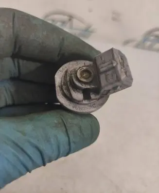 Ford Galaxy Fuel injector 95WFAC 569062801