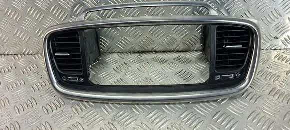 KIA Sorento Dash center air vent grill 84740C5910CP7