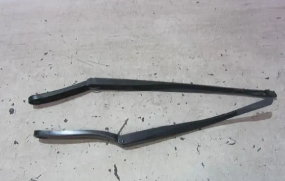 BMW 6 F06 Gran coupe Front wiper blade arm 7203156