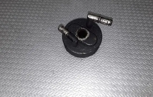 Toyota Corolla Verso E121 Oil filter mounting bracket