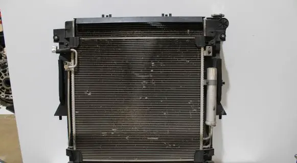 Mitsubishi L200 Coolant radiator 