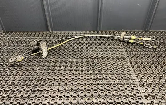 Gear shift cable linkage